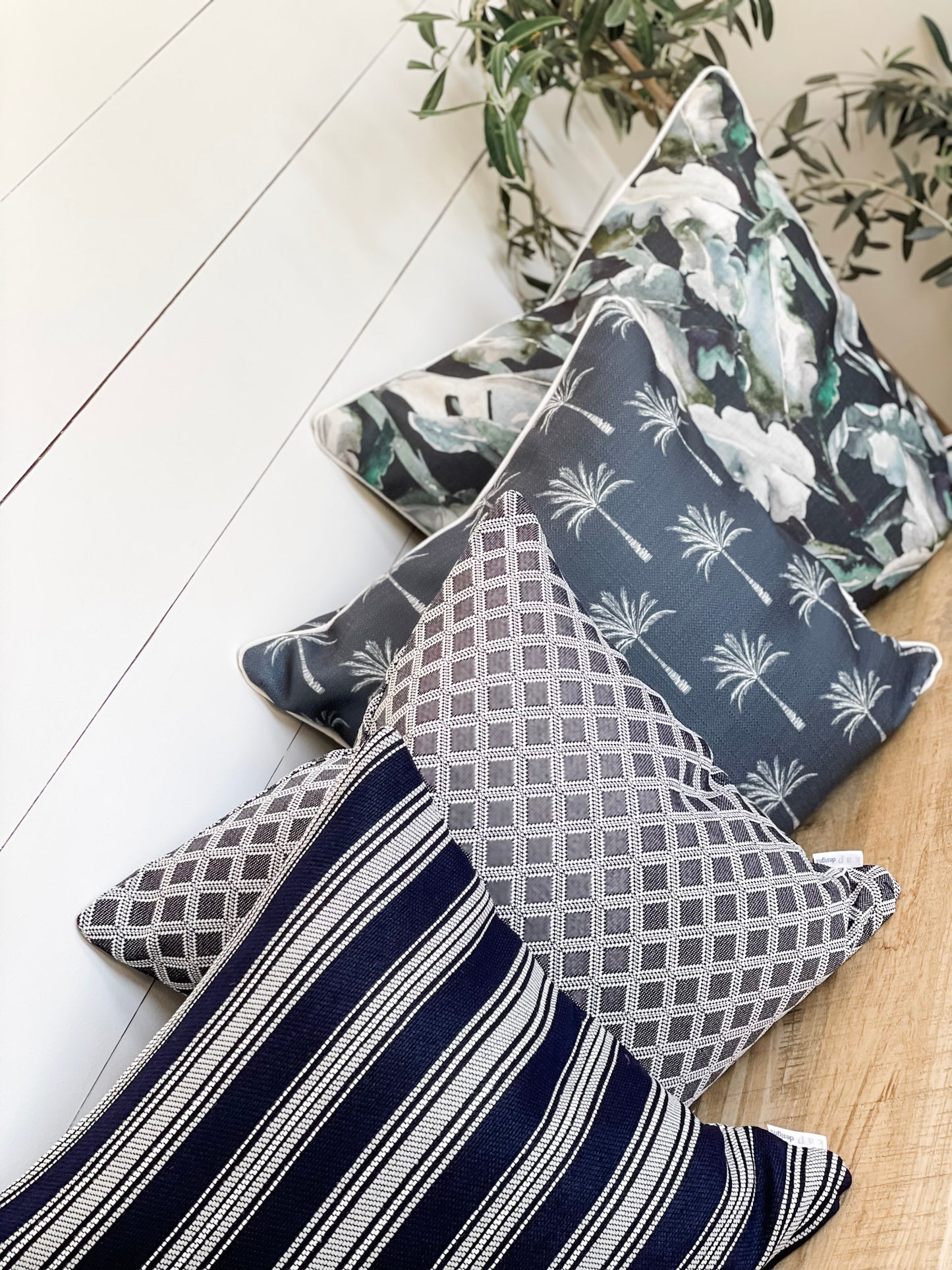 Outdoor Cushion Cover - Charcoal/Navy Palm